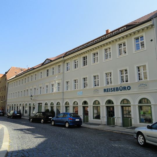 Wohnhaus, mit Läden Klosterplatz 3