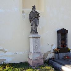 Socha svatého Jana Nepomuckého na hřbitově v Borku u Suchomast
