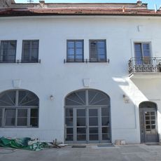 Csákyho palác, Dessewffyho p. , stavba hospodárska