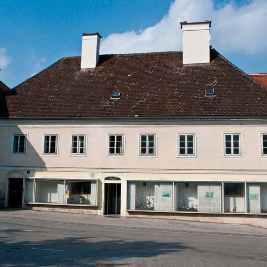 Wohn- und Geschäftshaus Am Klosterberg 4 Seitenstetten