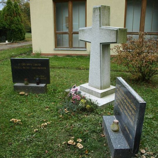 Památník zaniklého hřbitova v Dolních Kralovicích