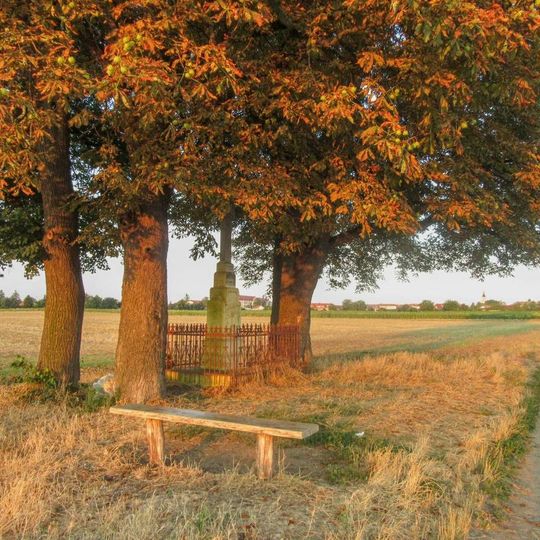 Kříž v Lanžhotě u polní cesty