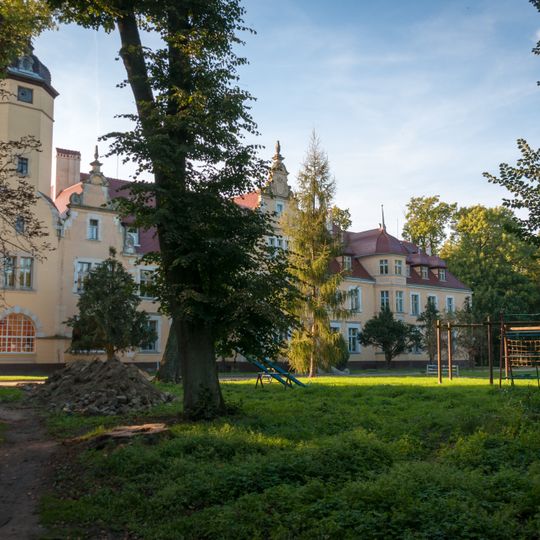 Pałac w Borzęciczkach