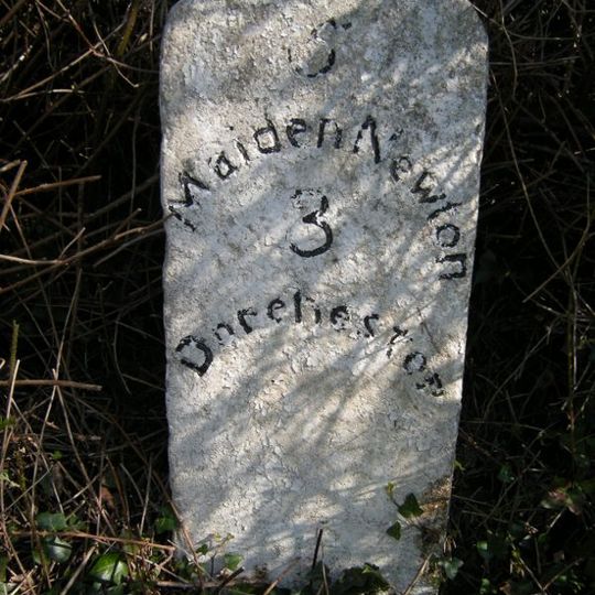 Milestone, 35m W of rail bridge