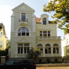 Jean-Paul-Straße 6