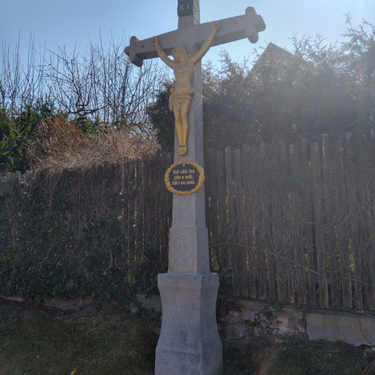 Kříž v Holšinách