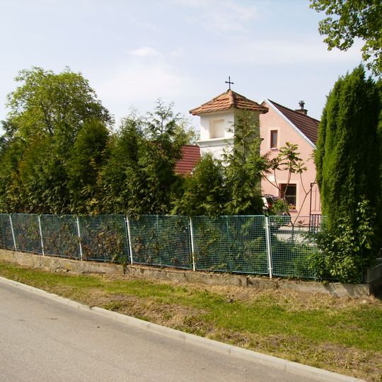 Boží muka v Libníči na návsi