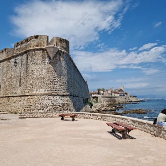 Muros e fortificações