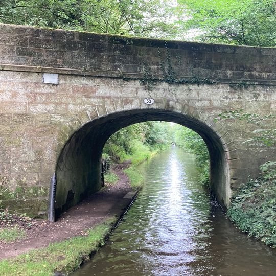 Shropshire Union Canal Cowley Bridge At Sj 827 192