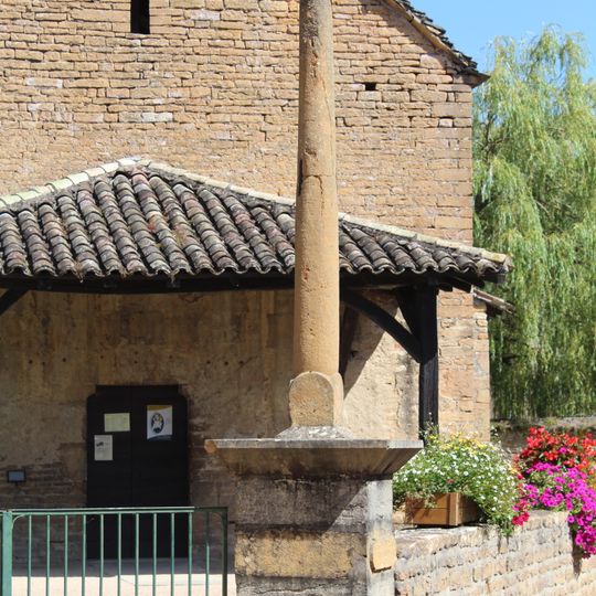Croix de l'église de Varennes-lès-Mâcon