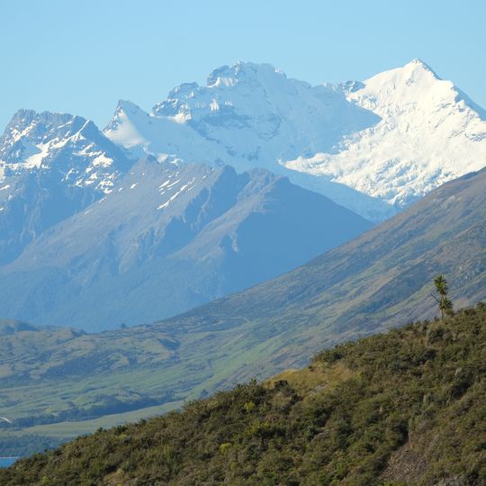 Mount Earnslaw / Pikirakatahi