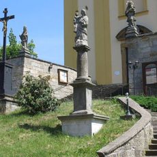 Socha svatého Josefa u kostela v Růžové