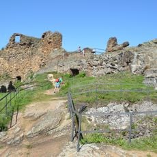 Fiľakovský hrad, nádvorie hradné I.