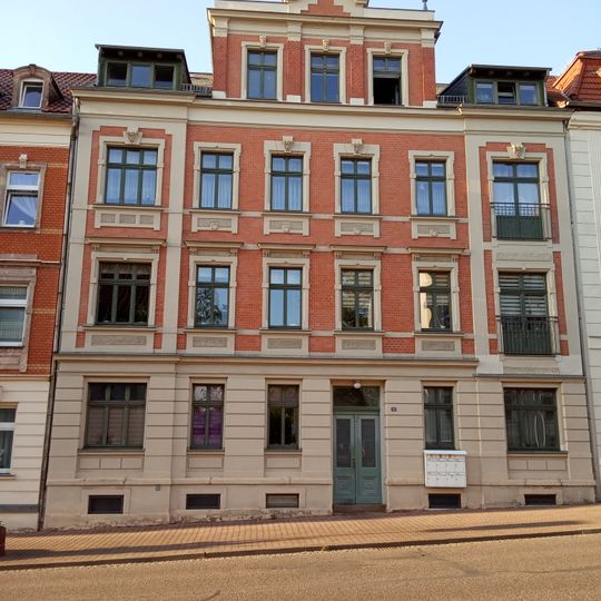 Mietshaus in geschlossener Bebauung Winklerstraße 33