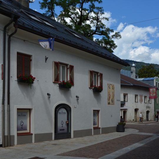 Geschäfts- und Wohngebäude Messinggasse 6