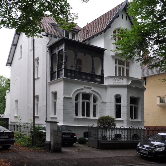 Hohenzollernstraße 10