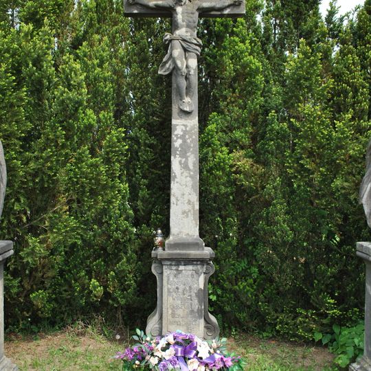 Golgota, súsošie veľkej Kalvári, kríž s korpusom na podstavci II.