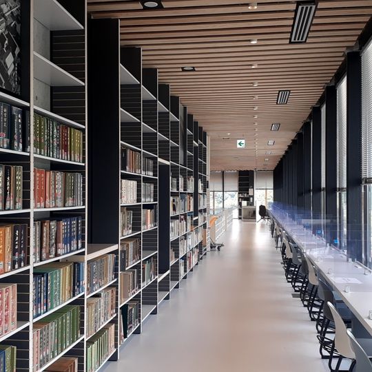 Shingū City Library