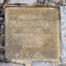 Stolperstein en memoria de Max Nova