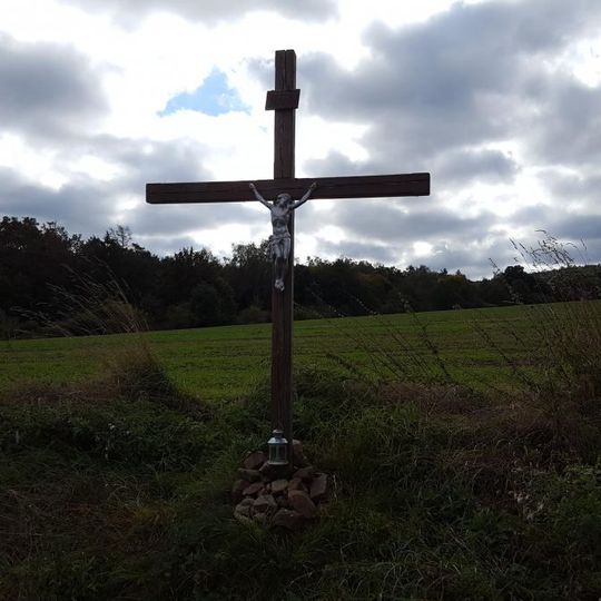 Kříž u staré cesty severně od Křešína