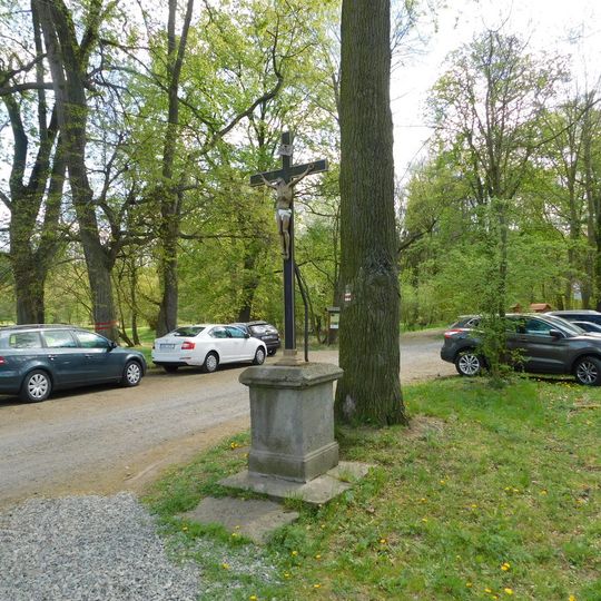 Kříž při cestě na Ovčí vrch u Petrohradu