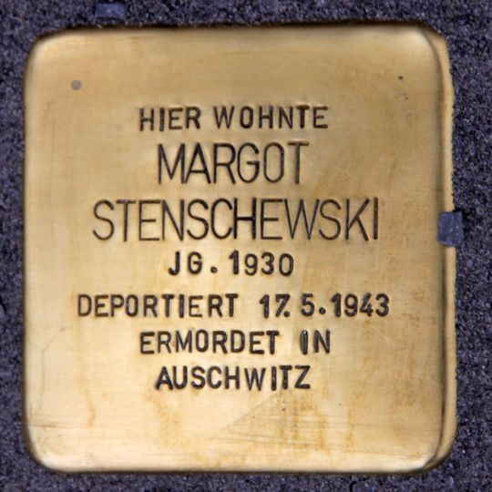 Stolperstein en memoria de Margot Stenschewski