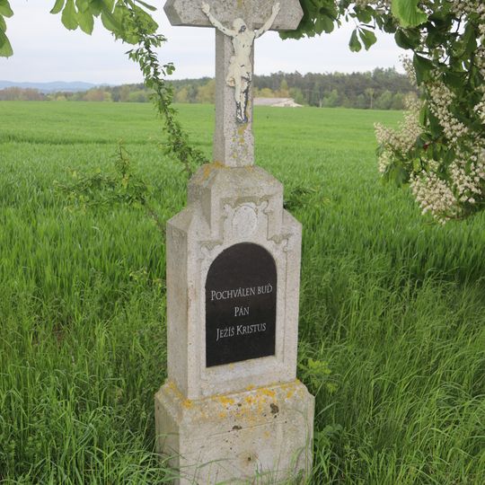 Kříž na severním okraji Slavíkovic