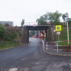 Železniční most přes Sukovu ulici v Kadani