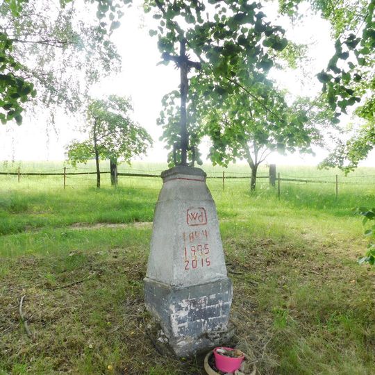 Kříž v jižní části Nečic