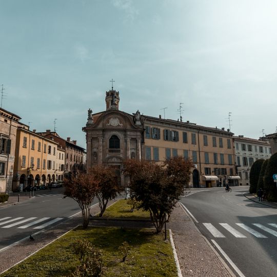Piazza Luigi Roversi