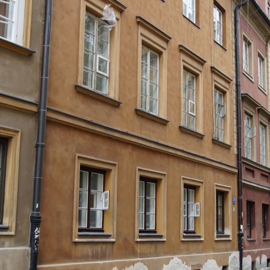 16 Wąski Dunaj Street in Warsaw