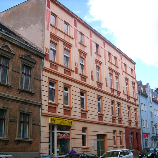 Mietshaus in geschlossener Bebauung Friedrichsstraße 40