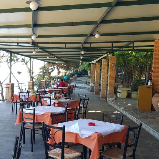 Keri "Lighthouse" Restaurant