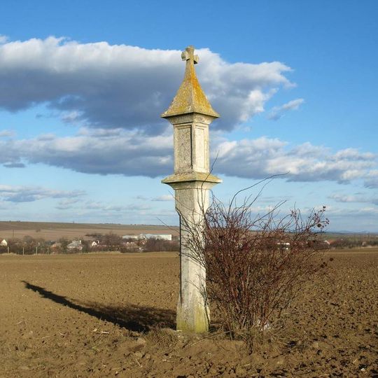 Boží muka v polích jižně od Šatova