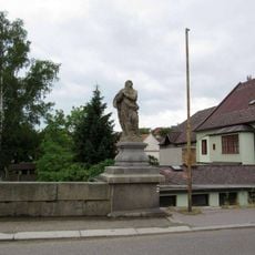 Socha panny Marie v Březnici na mostě