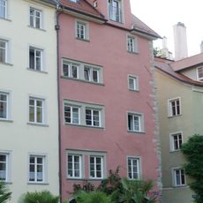 Wohn- und Geschäftshaus