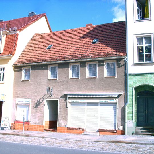 Wohnhaus in geschlossener Bebauung Julius-Kühn-Platz 8