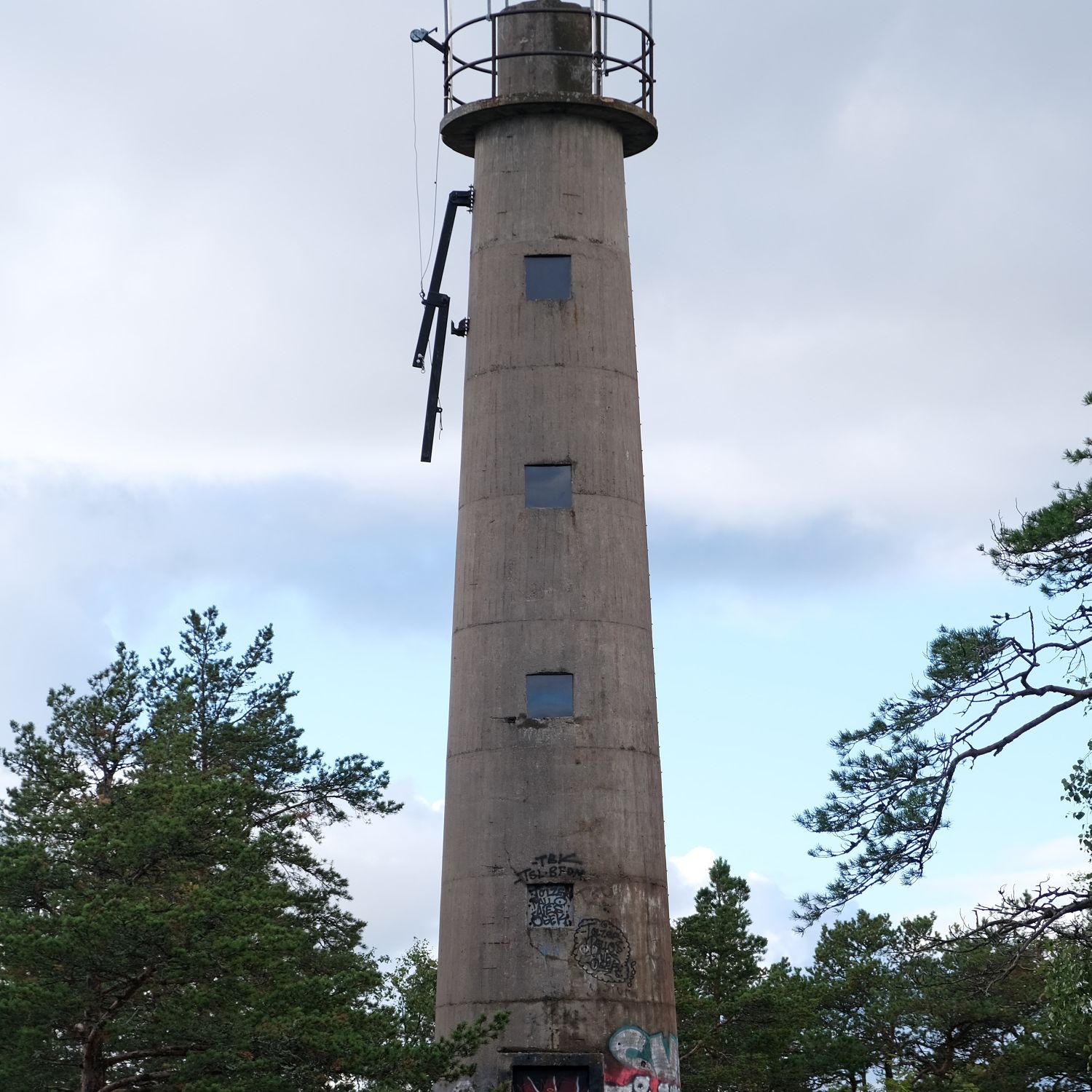 pansio-lighthouse-faro-a-reo-en-paakarla-turku-finlandia