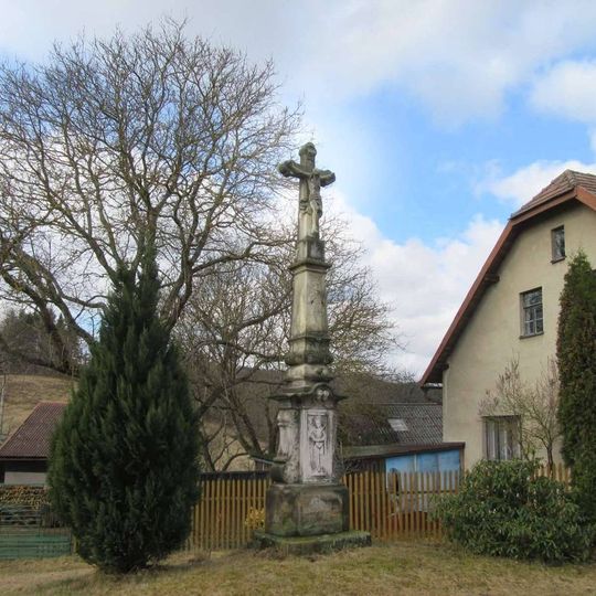 Kříž u samoty v Cotkytli v části Janoušov