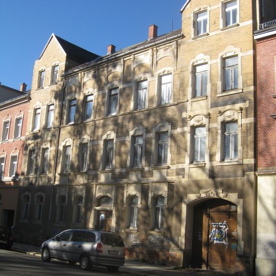 Mietshaus in geschlossener Bebauung Bernhardstraße 107