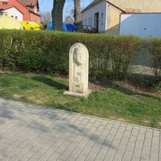 Pomník Milník času Vladislava I. v Husově ulici v Kladrubech