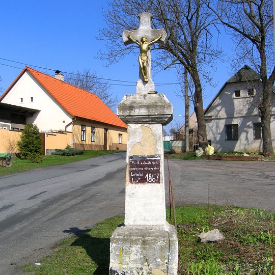 Wayside cross in Lužce