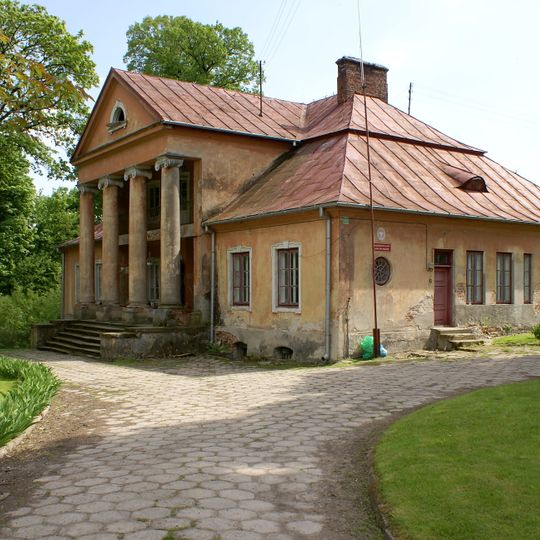 Zespół dworsko-parkowy we Wronowie