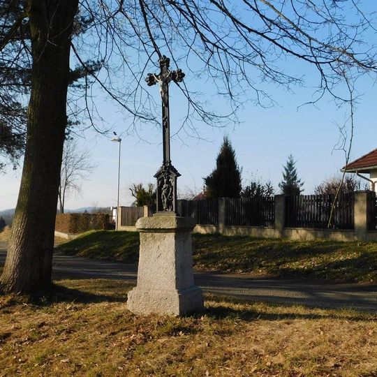 Kříž v Pyšelích v ulici Pod Zahrady