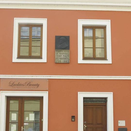 Pamětní deska Josefa Navrátila na domě Vinařického 11 ve Slaném