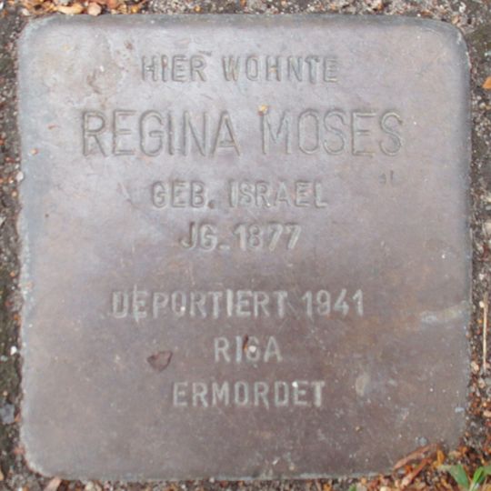 Stolperstein en memoria de Regina Moses