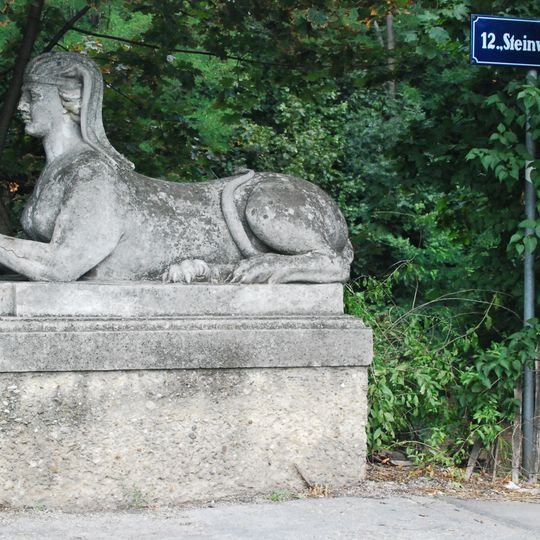 Sphingen an der Tivolibrücke