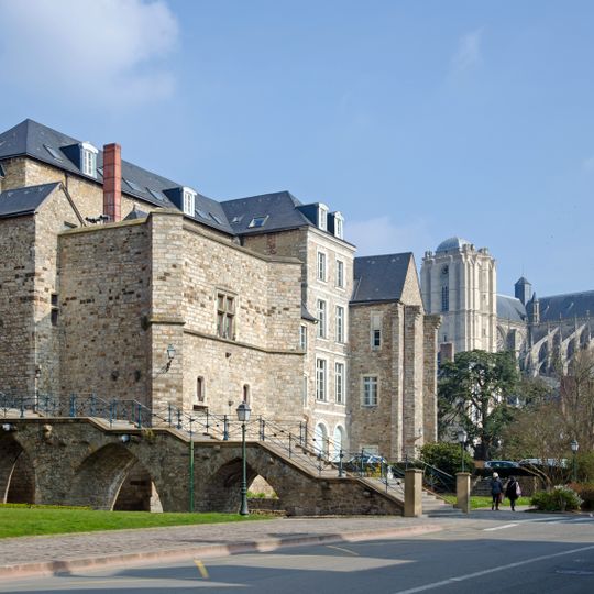 Palais des comtes du Maine