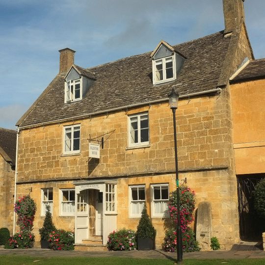 Milestone House Hotel