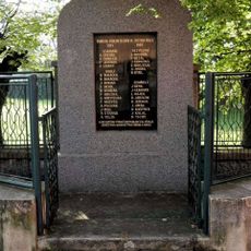 Pomník padlým ve Hrobu